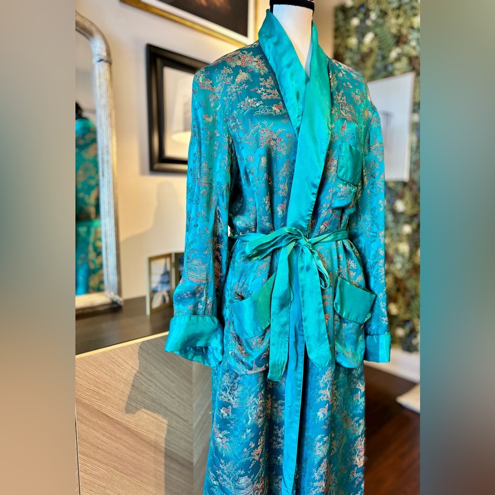 Vintage Satin Chinese Robe 👘 - Picture 6 of 14